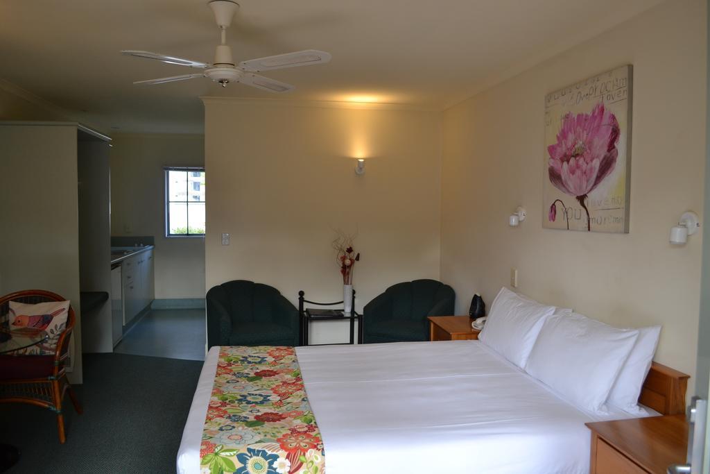Colonial Lodge Motel Taupomeer Buitenkant foto
