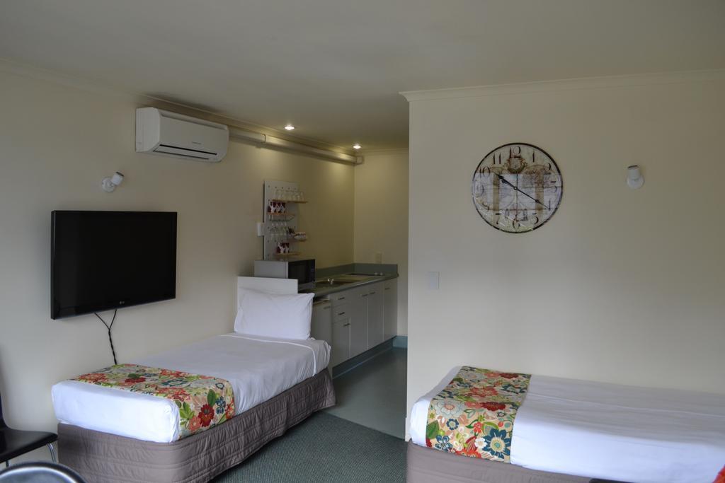 Colonial Lodge Motel Taupomeer Buitenkant foto