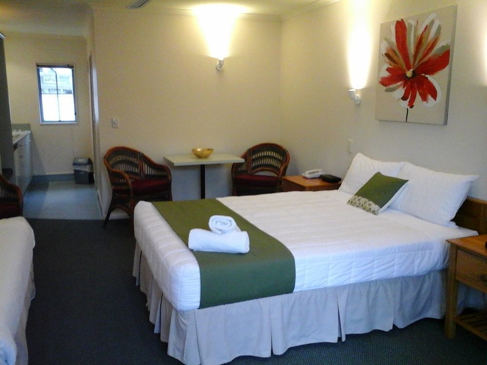 Colonial Lodge Motel Taupomeer Buitenkant foto